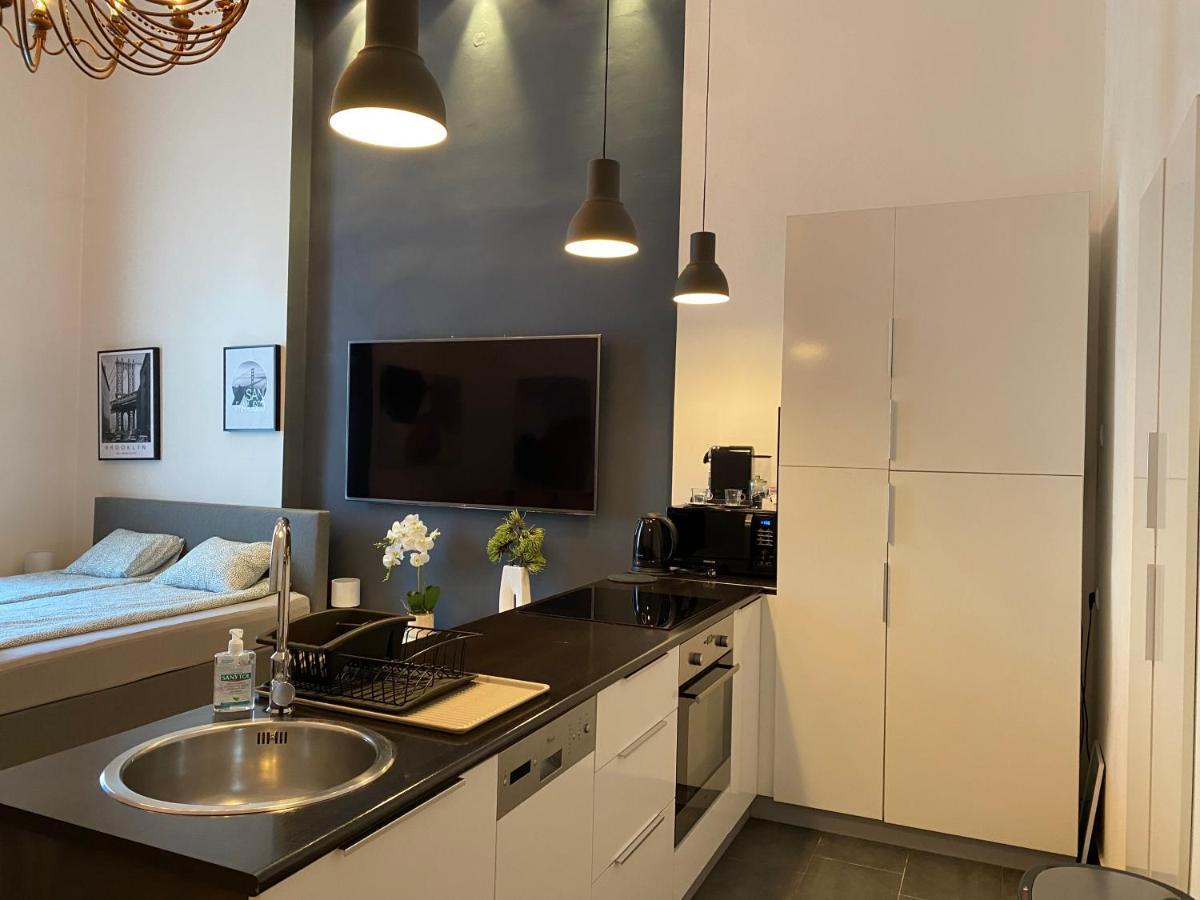 Stylish Apartment by the Vígszínház Theater Budapest Esterno foto