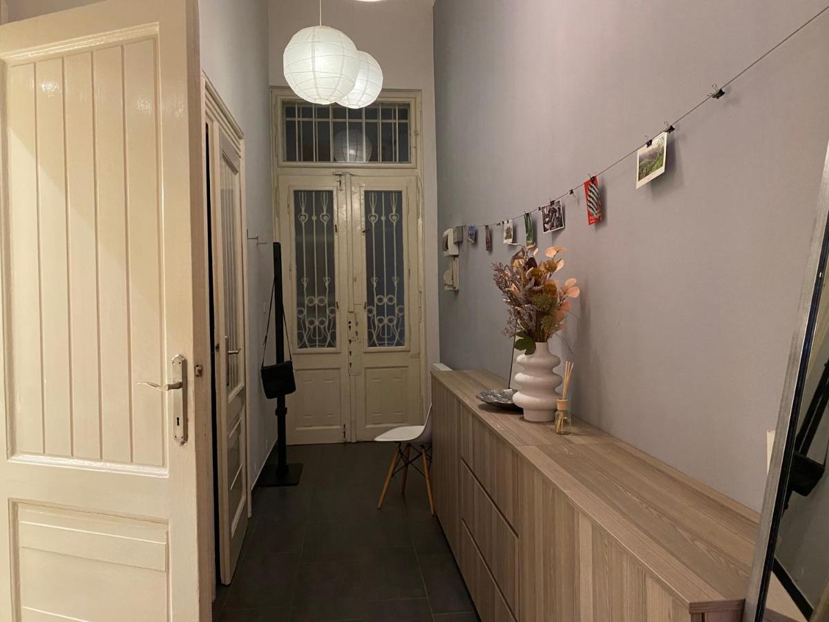 Stylish Apartment by the Vígszínház Theater Budapest Esterno foto